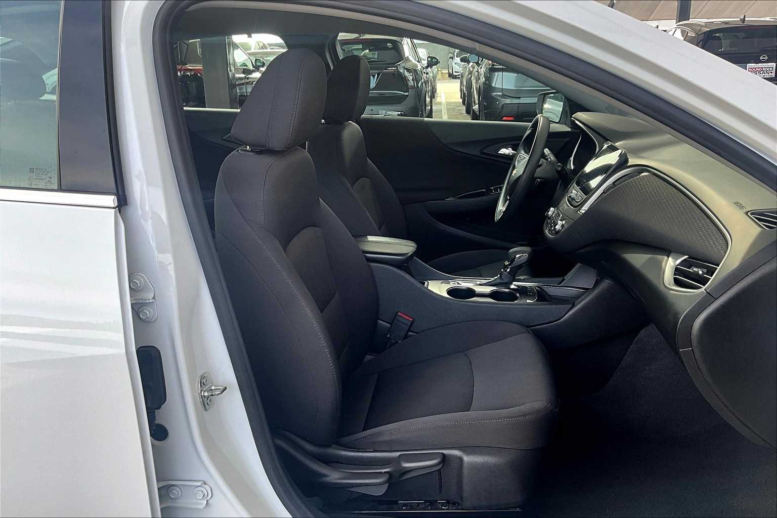 2023 Chevrolet Malibu 1LT photo 8