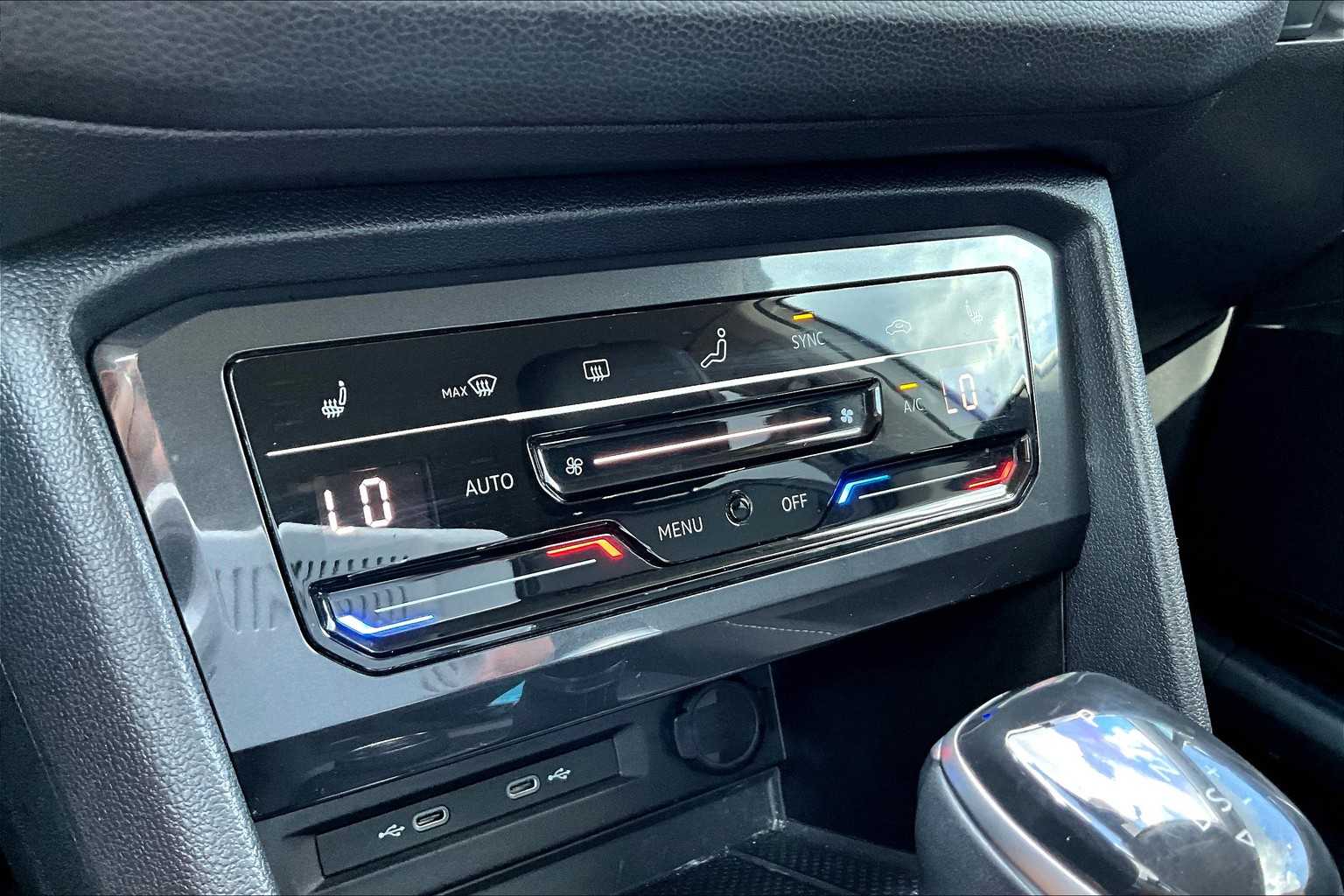 2022 Volkswagen Tiguan SE photo 62