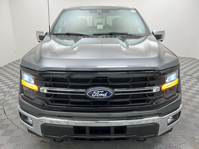 2024 Ford F-150 XLT photo 2