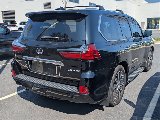 2020 Lexus LX 570 photo 3