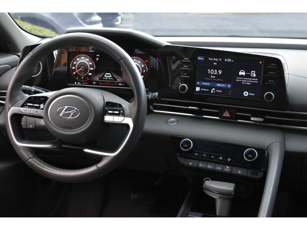 2022 Hyundai Elantra SEL Convenience photo 15