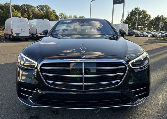 2026 Mercedes Benz S 580 4MATIC photo 2