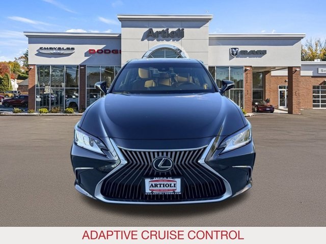 2021 Lexus ES 250 photo 2