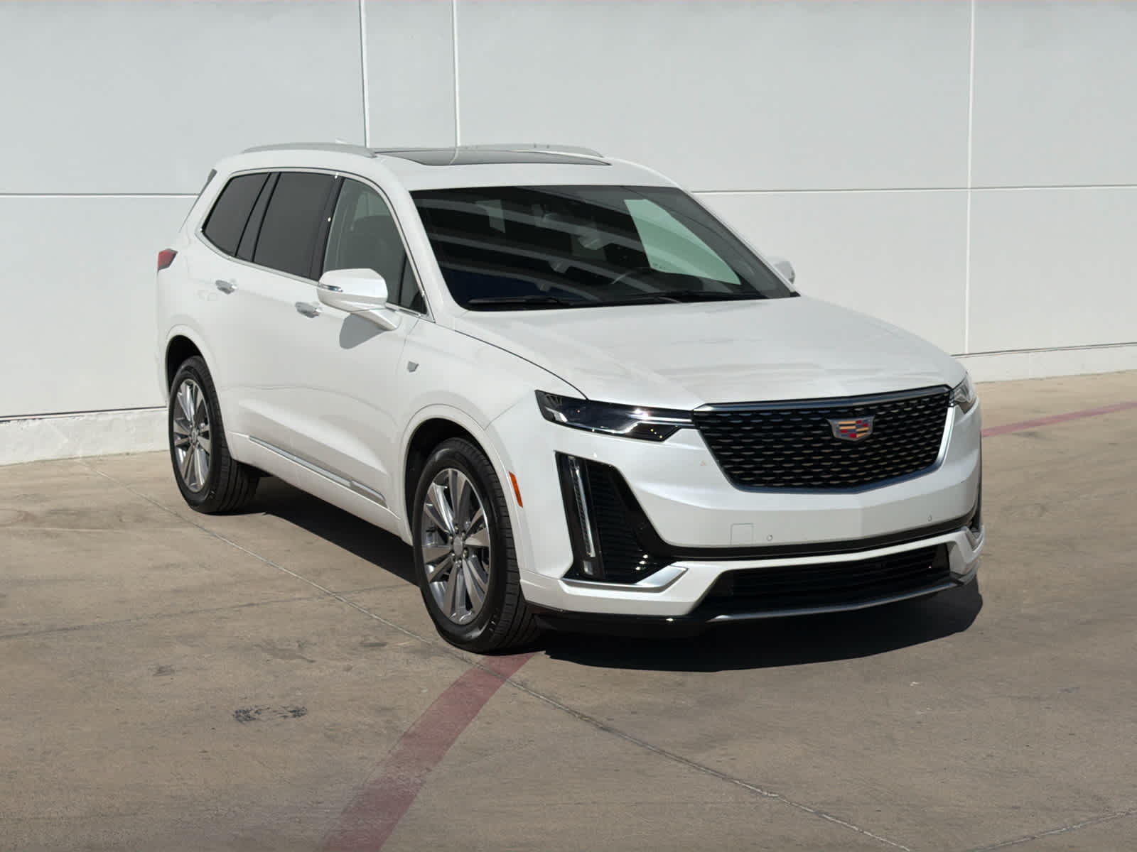 2025 Cadillac XT6 Premium Luxury photo 3