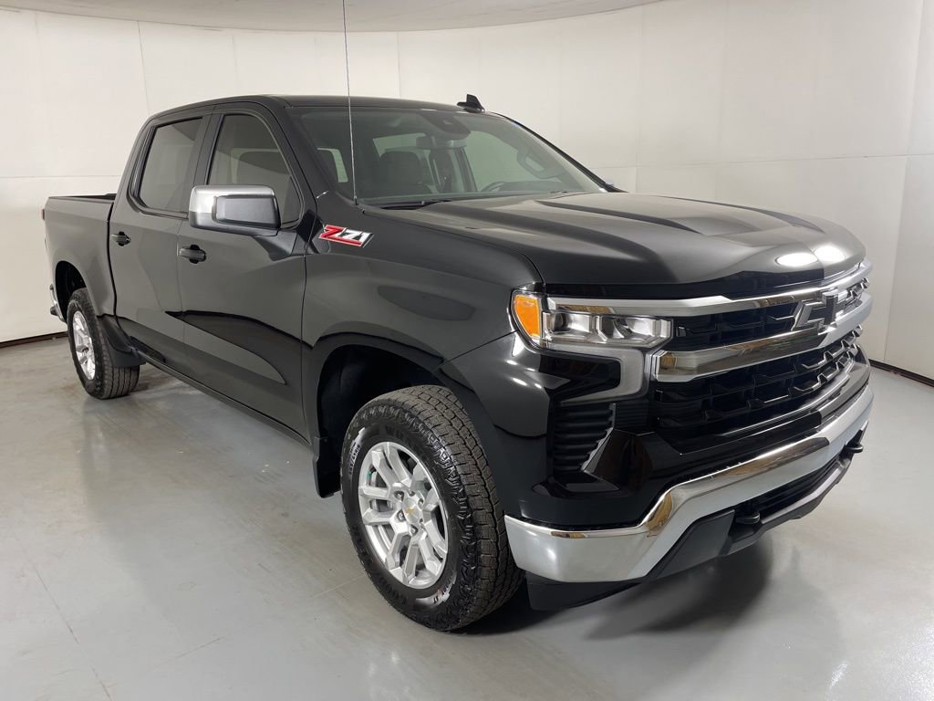 2026 Chevrolet Silverado 1500 LT photo 2