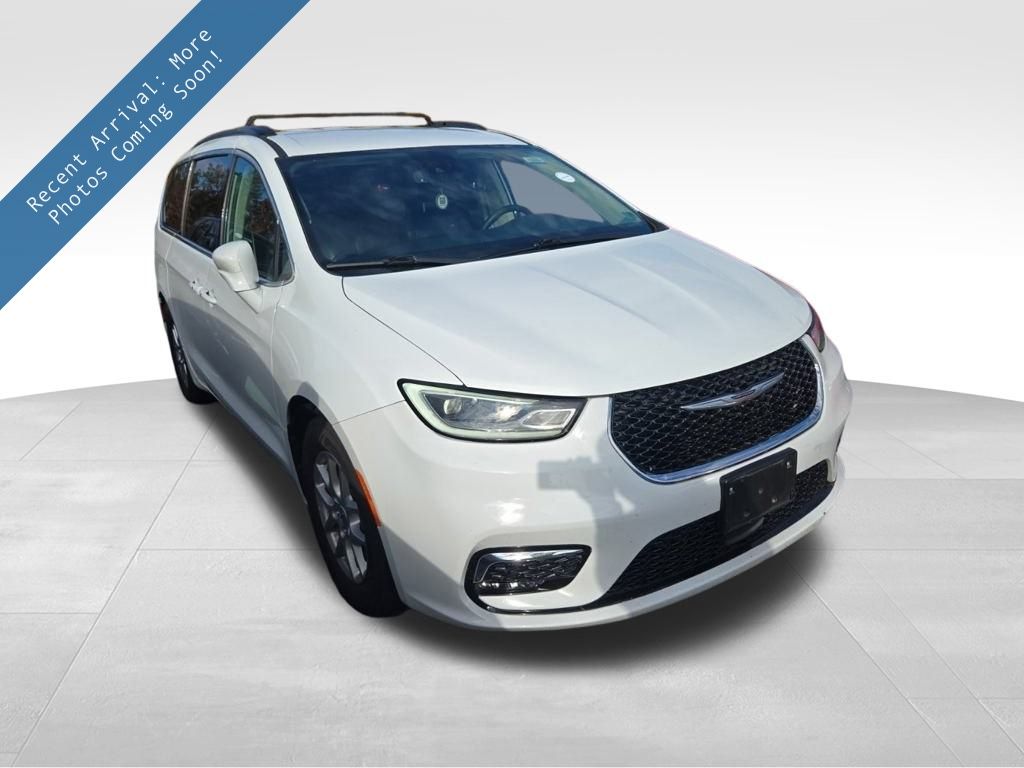 2022 Chrysler Pacifica Touring L's photo