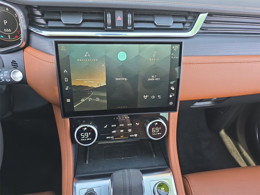 2025 Jaguar F-PACE P400 R-Dynamic S photo 19