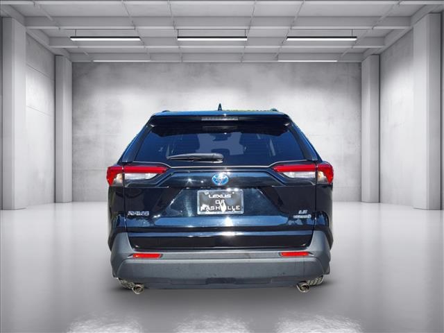 2020 Toyota RAV4 Hybrid LE photo 3