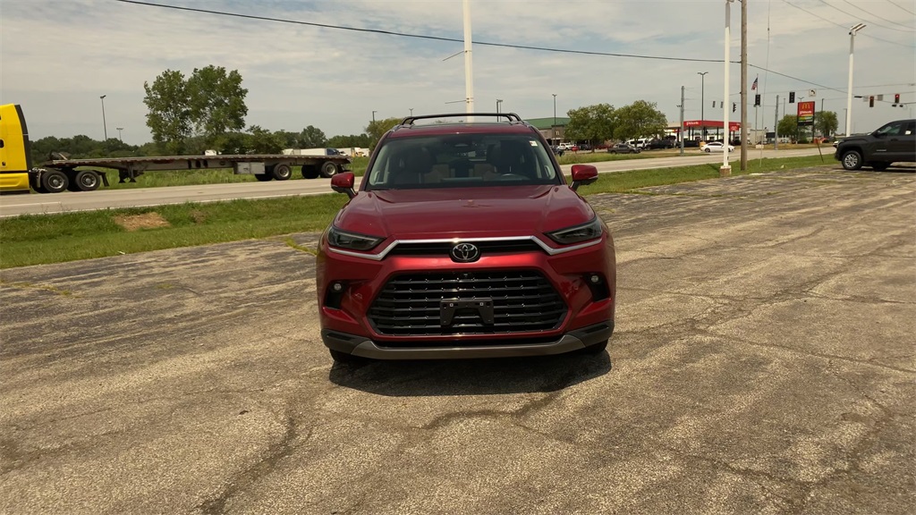 2024 Toyota Grand Highlander Platinum photo 3