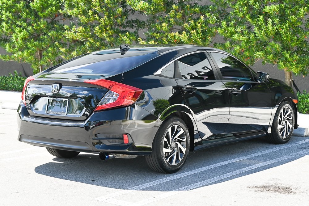 2017 Honda Civic EX photo 4