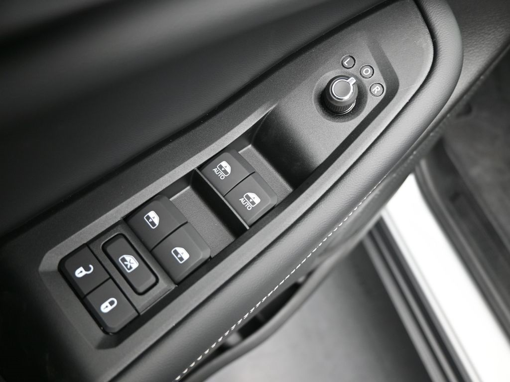 2025 Jeep Grand Cherokee Altitude X photo 4