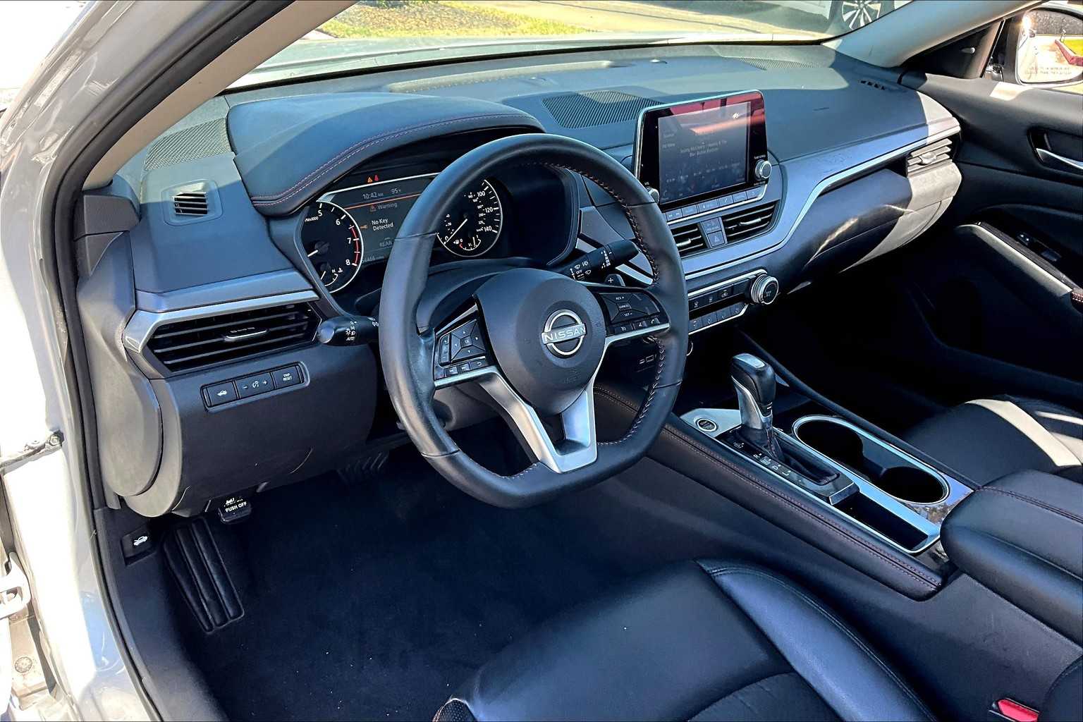 2024 Nissan Altima 2.5 SR photo 15