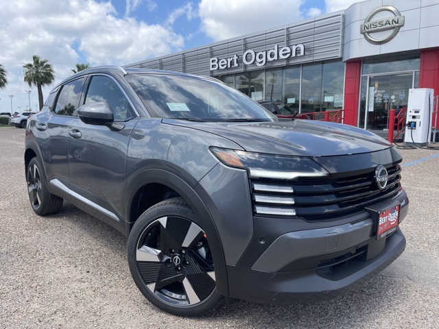 2025 Nissan Kicks SR's photo