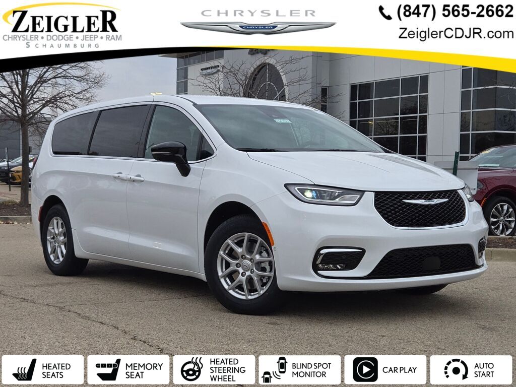 2026 Chrysler Pacifica Select's photo