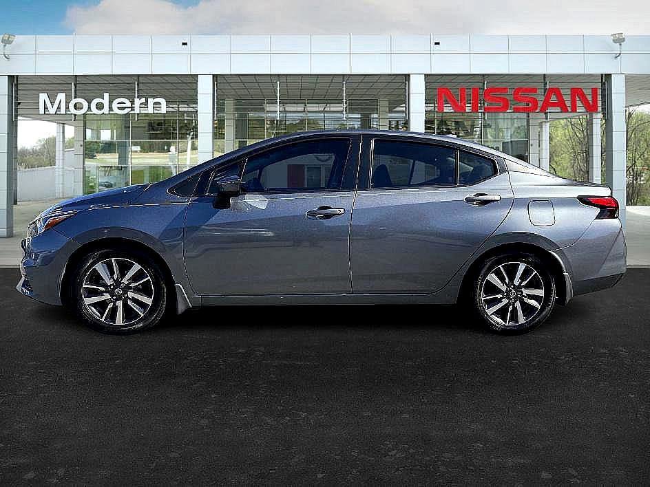 2021 Nissan Versa SV photo 2
