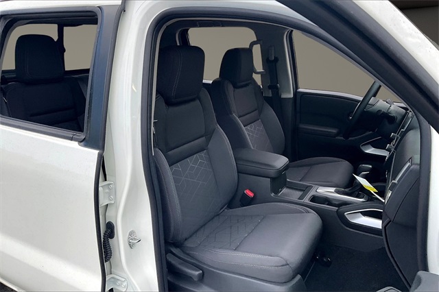 2025 Nissan Frontier SV photo 11