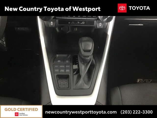 2023 Toyota RAV4 LE photo 11