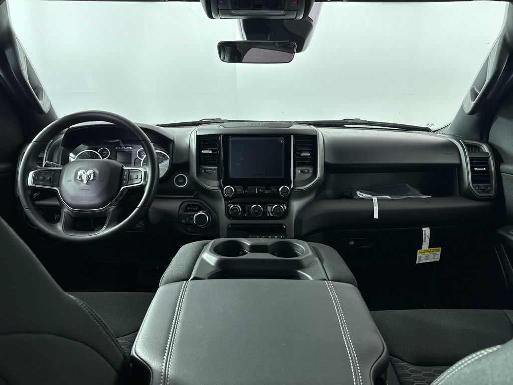 2025 Ram 1500 Tradesman photo 3