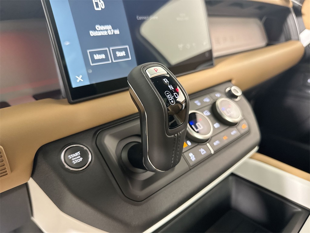 2025 Land Rover Defender 90 X-Dynamic SE photo 14