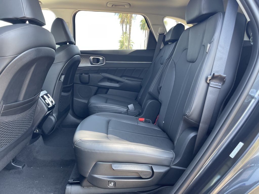 2025 Kia Sorento SX photo 13