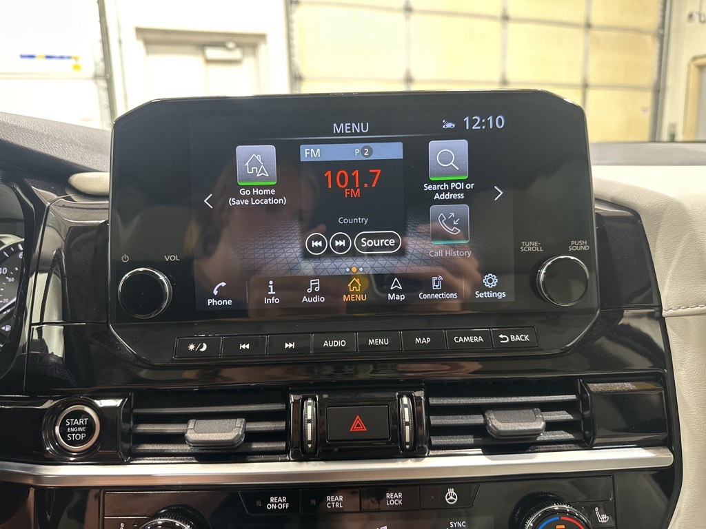 2023 Nissan Pathfinder SL photo 12