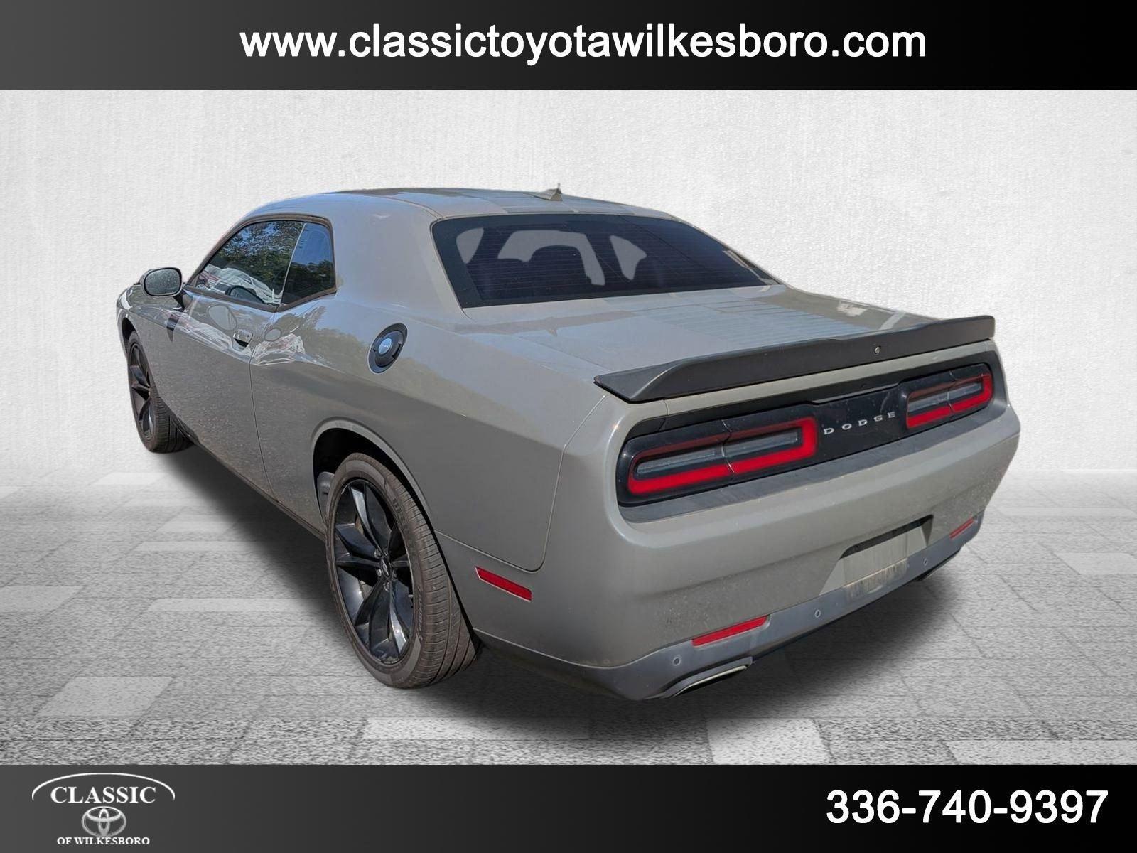 2017 Dodge Challenger SXT Plus photo 8