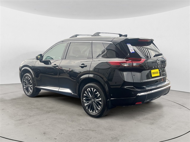 2026 Nissan Rogue Platinum photo 2