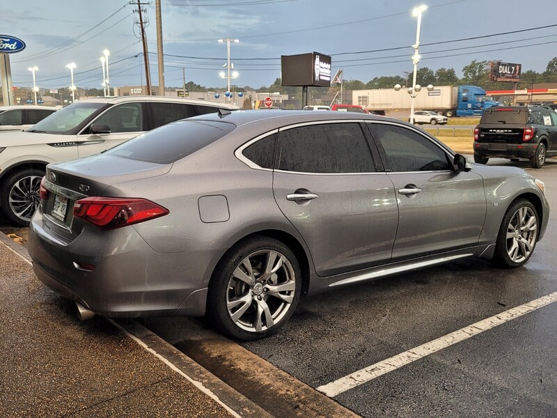 2018 Infiniti Q70 Luxe photo 8