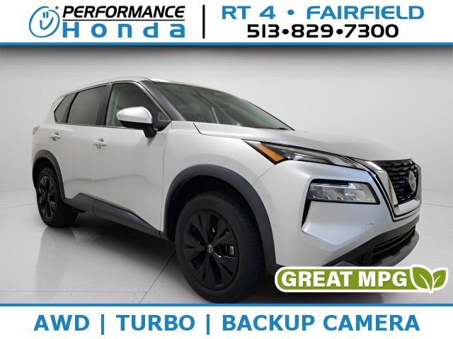 2023 Nissan Rogue SV's photo