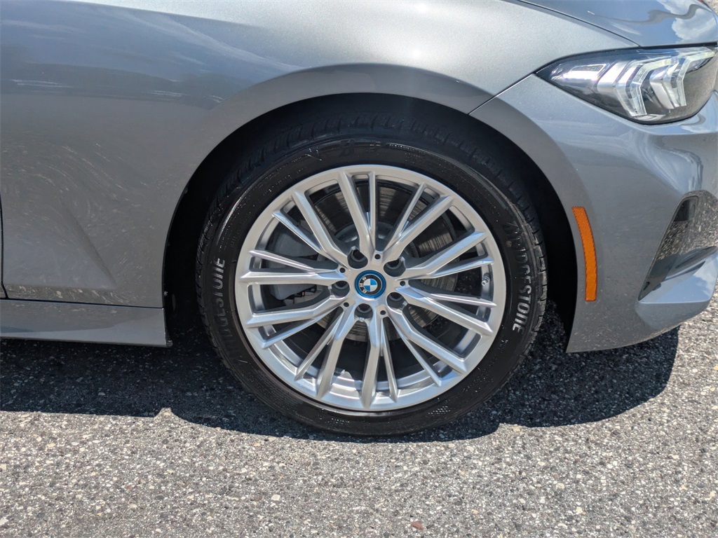 2024 Bmw 330e photo 11