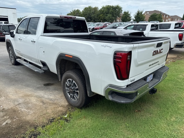 Used 2025 White GMC SLT image 4