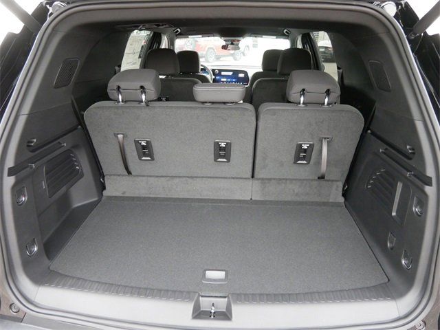 2026 Chevrolet Traverse photo 2