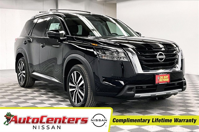 2025 Nissan Pathfinder Platinum's photo