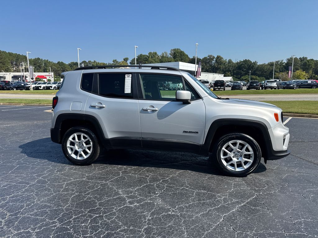 2019 Jeep Renegade Latitude photo 2