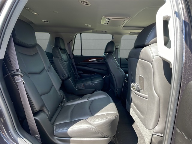 2017 Cadillac Escalade Luxury photo 12