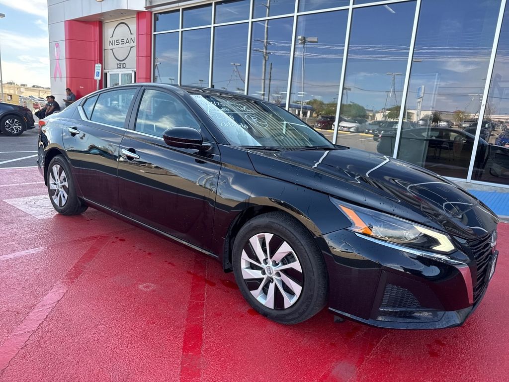 2023 Nissan Altima 2.5 S photo 3