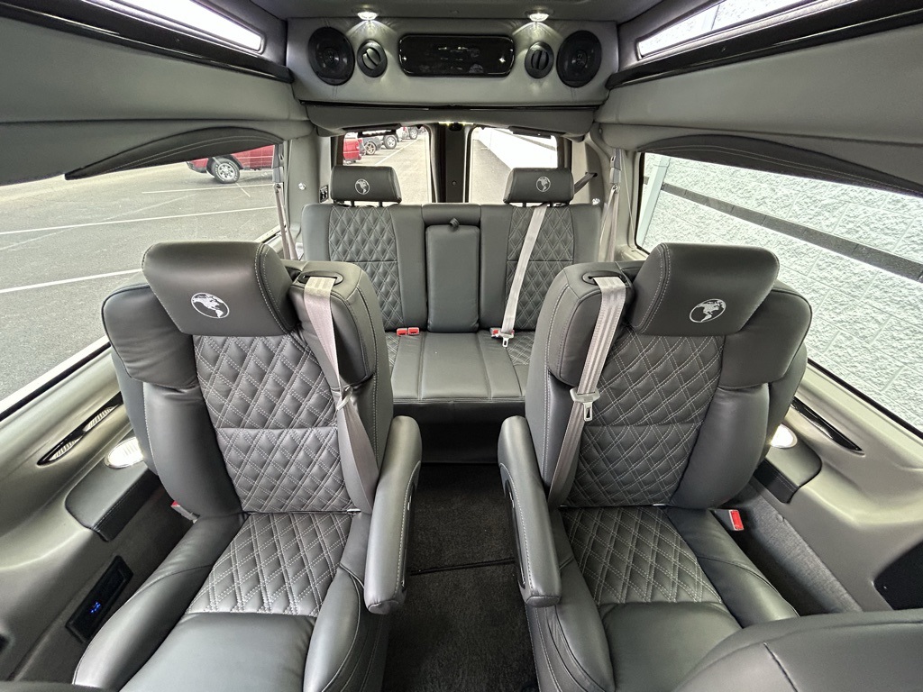 2025 Gmc Savana photo 26