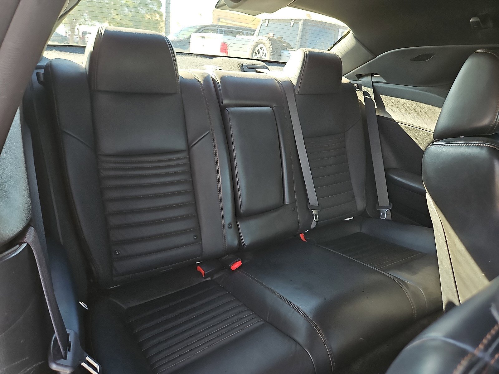 2014 Dodge Challenger R/T photo 16