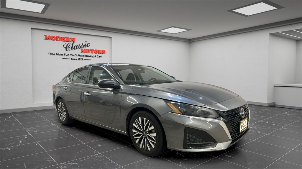 2024 Nissan Altima SV's photo