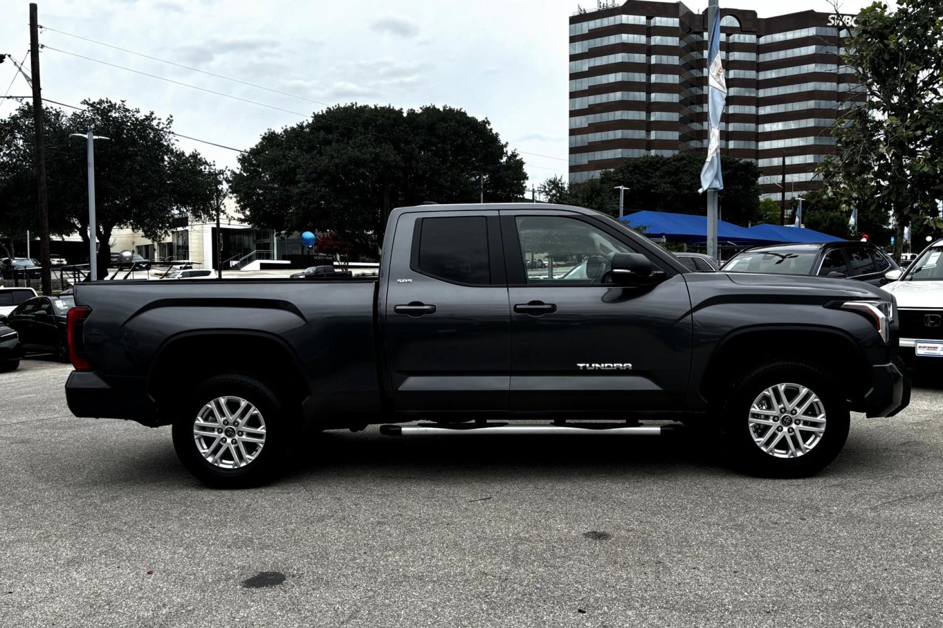 2024 Toyota Tundra SR5 photo 4