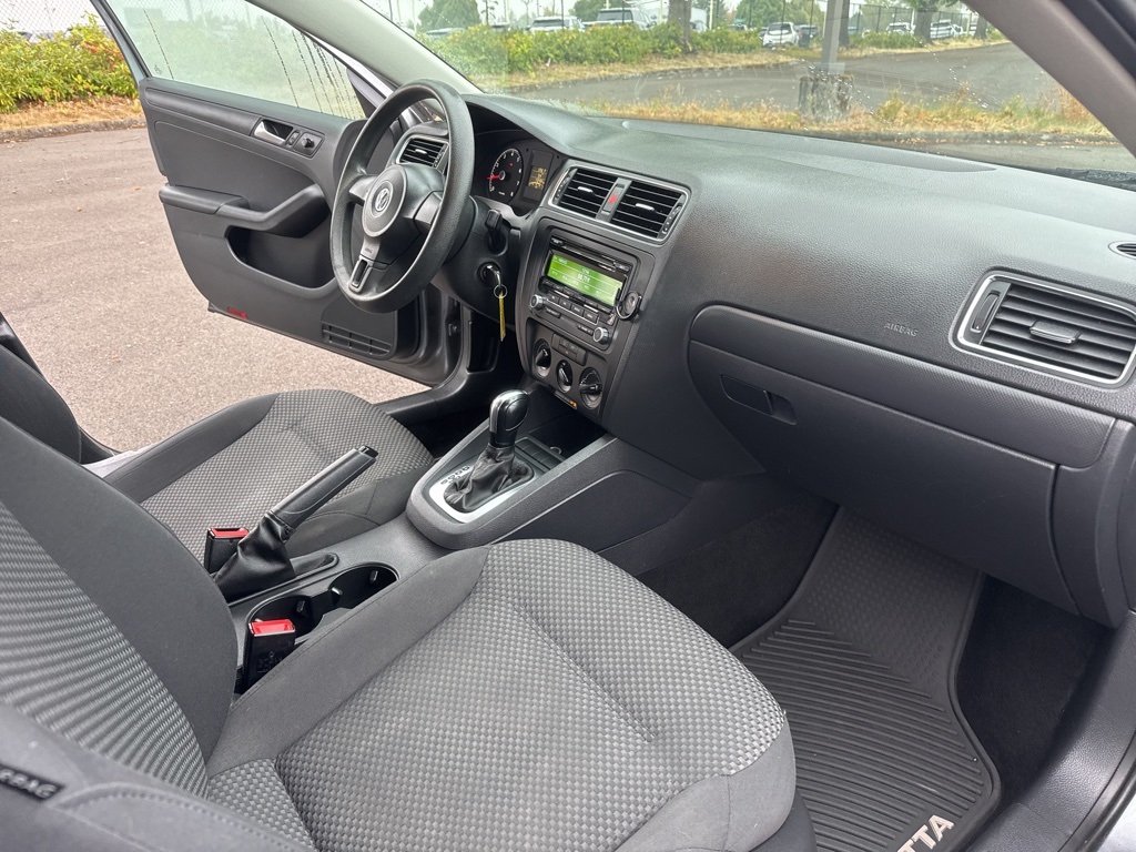 2013 Volkswagen Jetta 2.0 Base photo 22