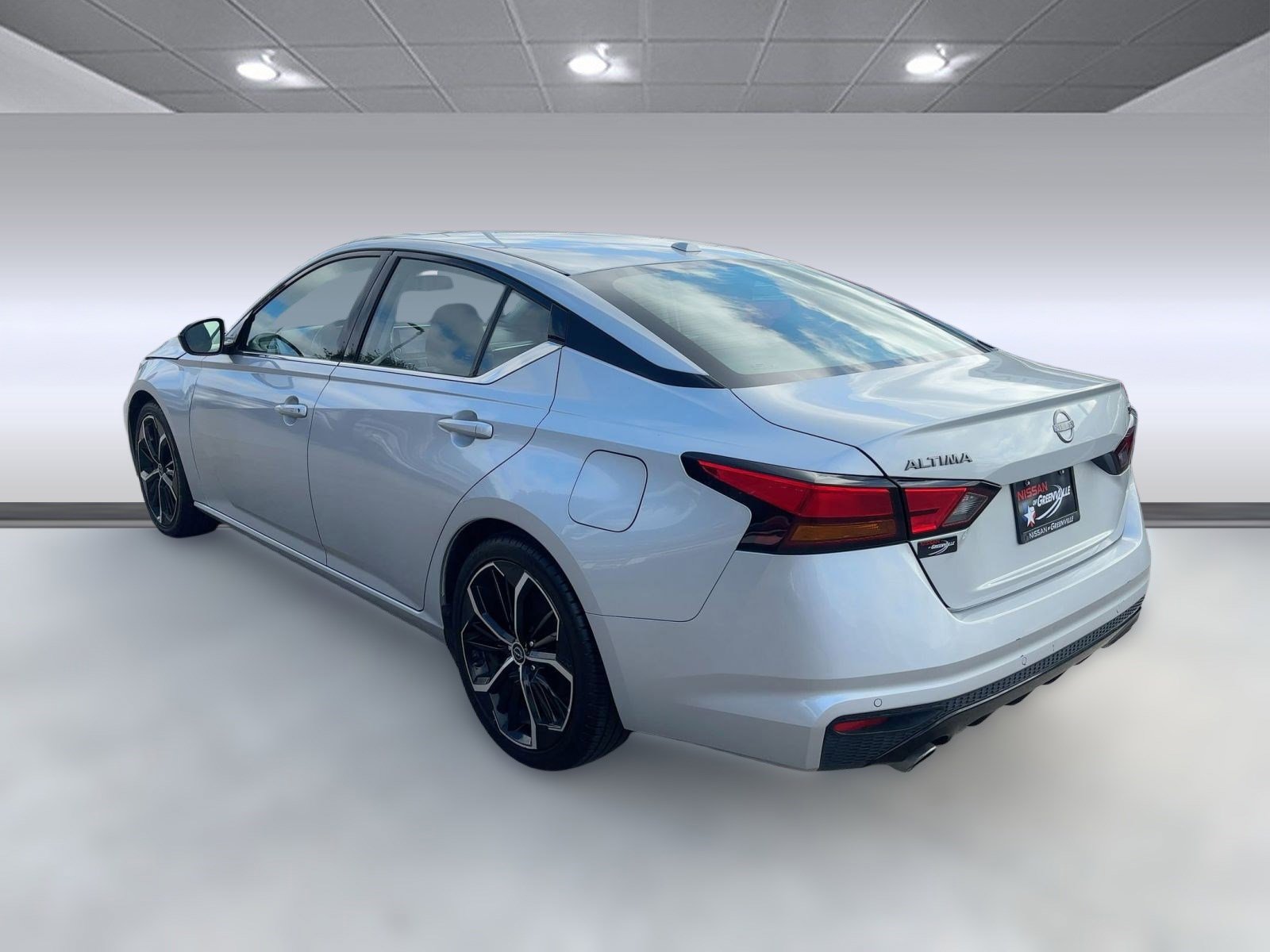 2023 Nissan Altima 2.5 SR photo 3