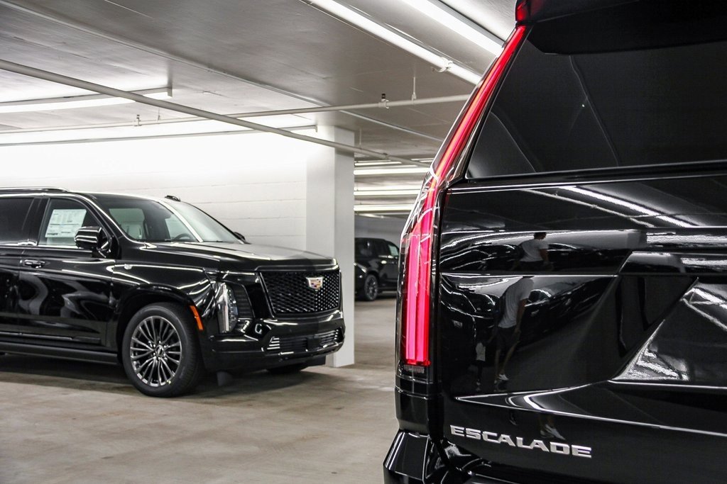 2026 Cadillac Escalade Platinum Sport photo 4