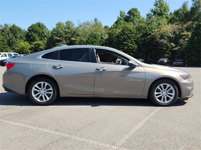 2018 Chevrolet Malibu 1LT photo 2