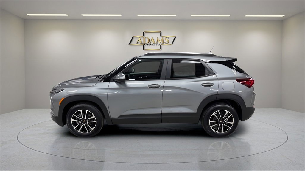 2026 Chevrolet Trailblazer LT photo 2