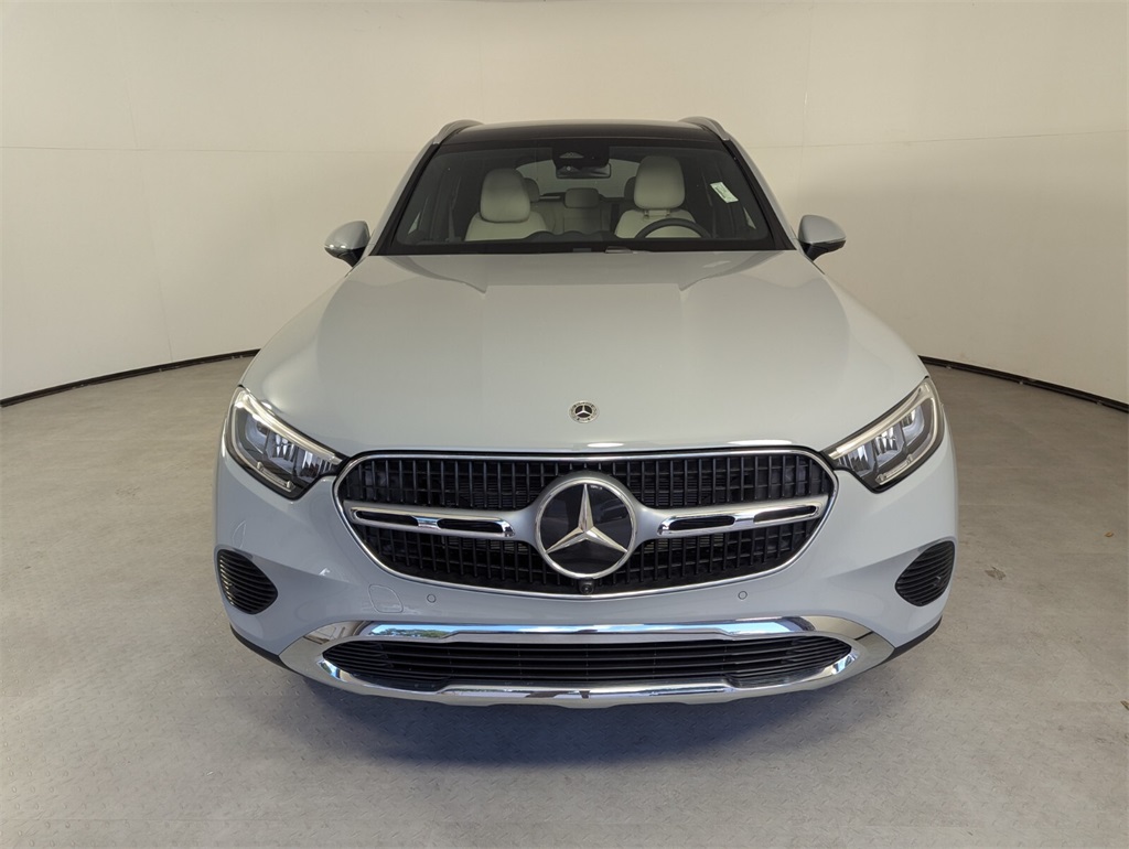 2026 Mercedes Benz GLC 300 4MATIC photo 2