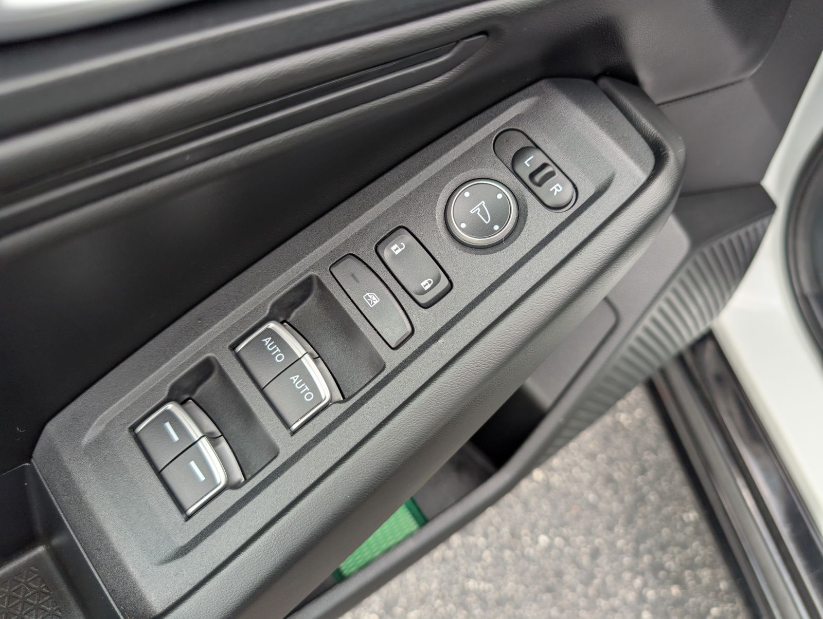 2023 Honda Accord Hybrid EX-L photo 12