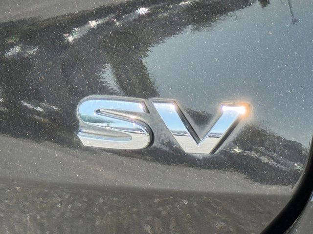 2019 Nissan Rogue SV photo 16