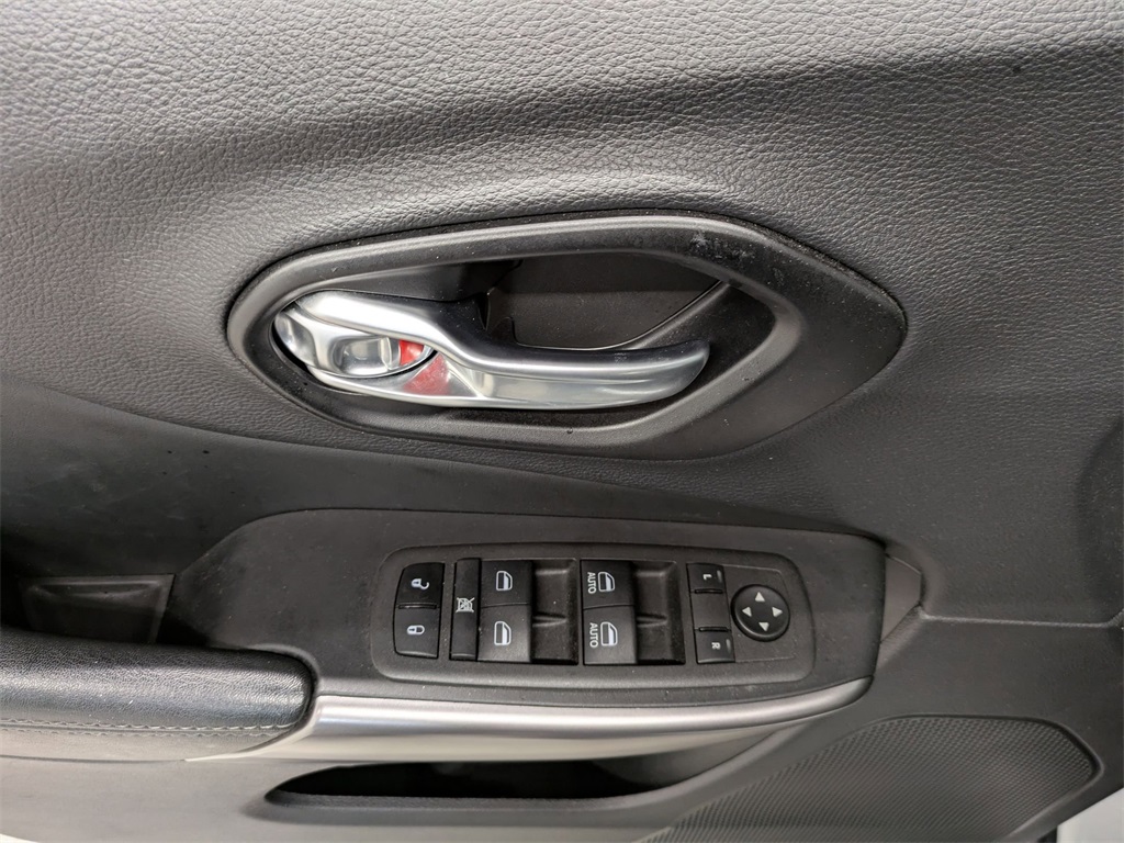 2022 Jeep Cherokee Latitude Lux photo 8