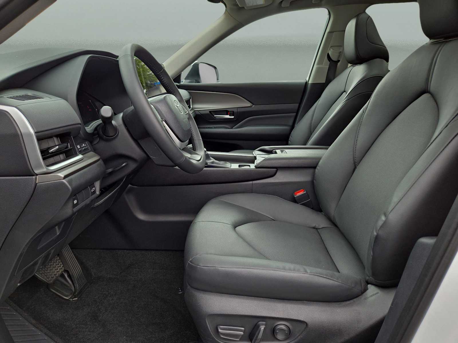 2025 Toyota Grand Highlander XLE photo 21